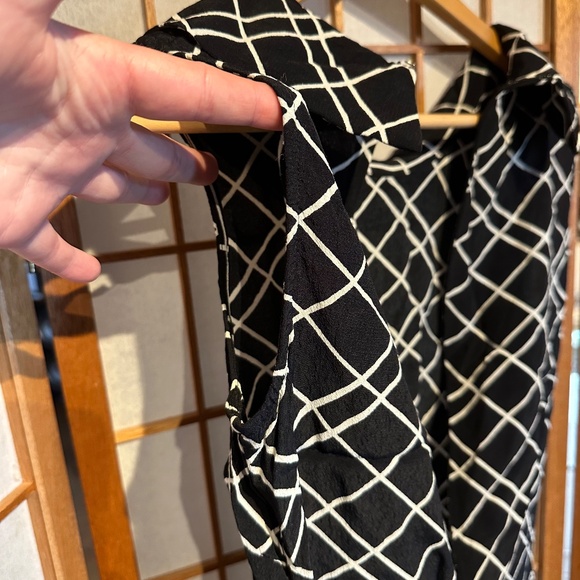 Cowl Neck Check Pattern Sleeveless Blouse - Picture 9 of 11